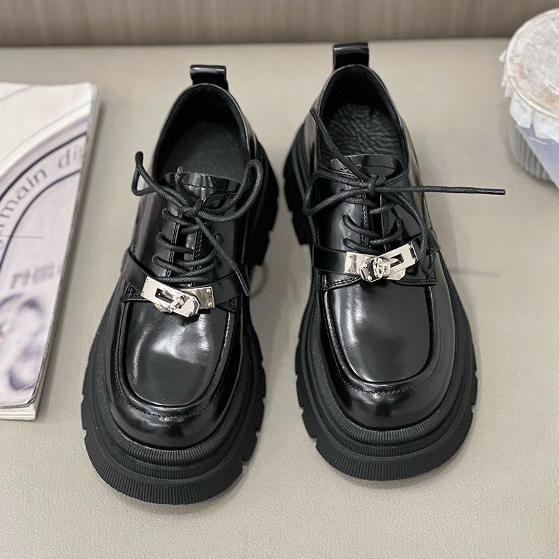 Туфли-лодочки на толстом каблуке с металлической пряжкой, женские новые туфли на платформе Мэри Джейн на шнуровке, кожаные 40 чёрный
Туфли-лодочки на толстом каблуке с металлической пряжкой, женские новые туфли на платформе Мэри Джейн на шнуровке, кожаные 40 чёрный