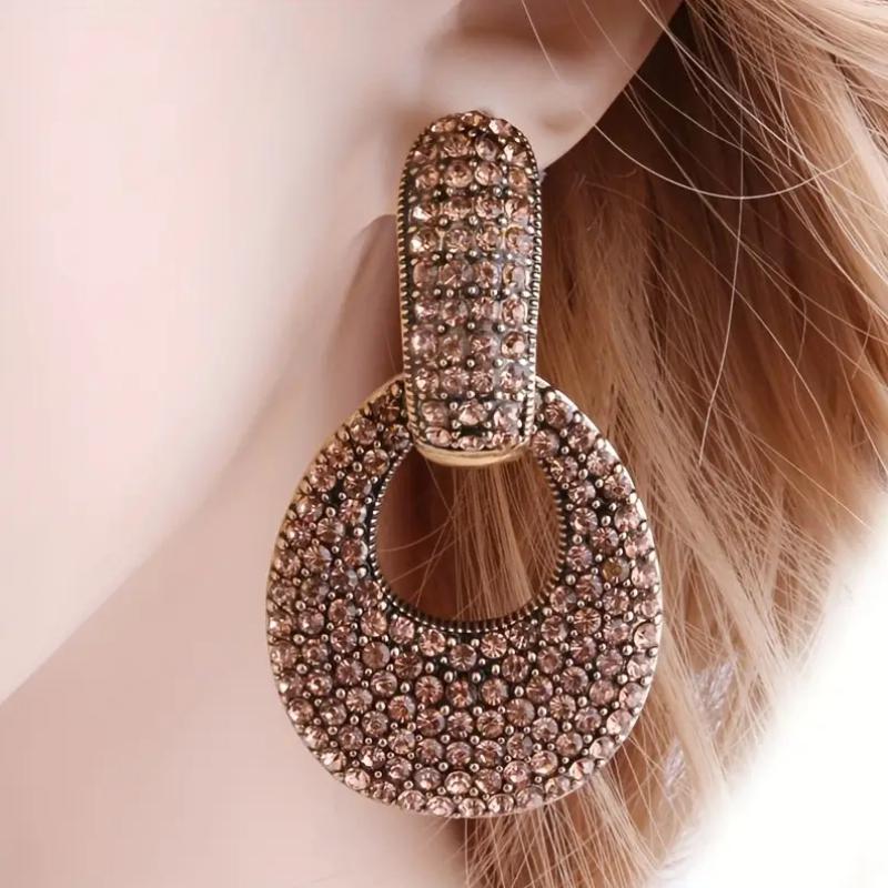 Luxurious Sparkling Inlaid Zircon Oval Pendant Earrings, Women s Exaggerated Heavy Design Banquet Party Zircon Gifts
Luxurious Sparkling Inlaid Zircon Oval Pendant Earrings, Women s Exaggerated Heavy Design Banquet Party Zircon Gifts