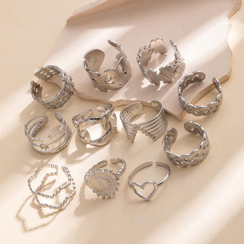 Elegant Titanium Steel Geometric Adjustable Ring for Women - Luxurious, Simple, and Versatile
Elegant Titanium Steel Geometric Adjustable Ring for Women - Luxurious, Simple, and Versatile