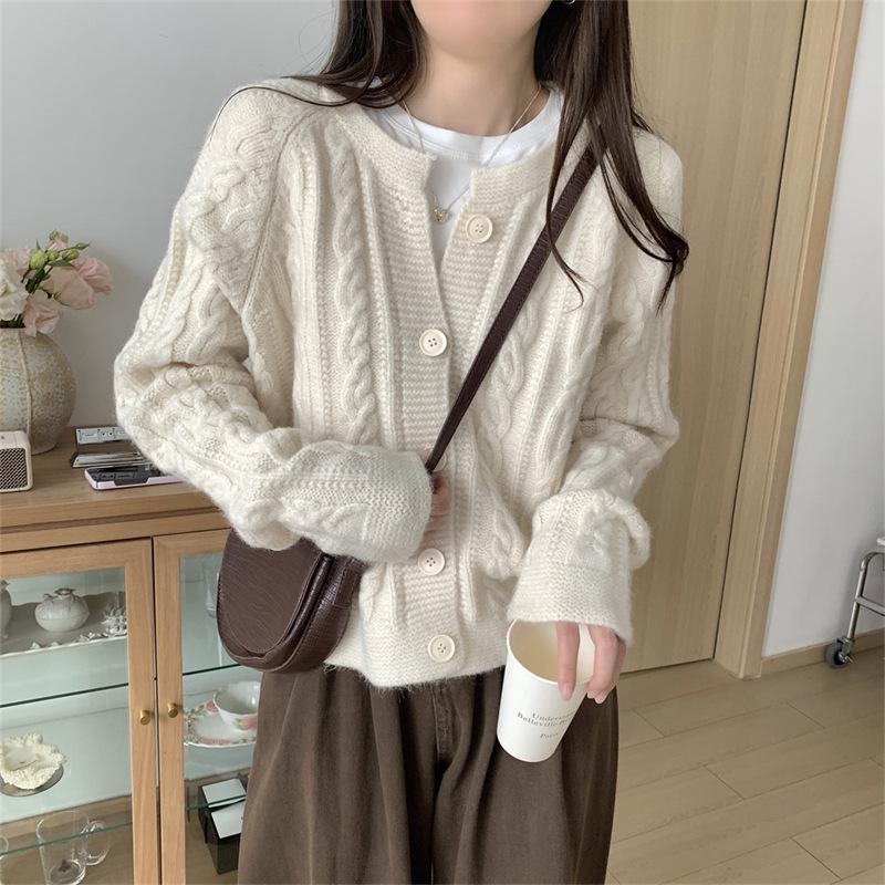 Women s Korean Style Cable Knit Cardigan - Solid Color Round Neck, Autumn/Winter 2025 One Size сірий колір
Women s Korean Style Cable Knit Cardigan - Solid Color Round Neck, Autumn/Winter 2025 One Size сірий колір
