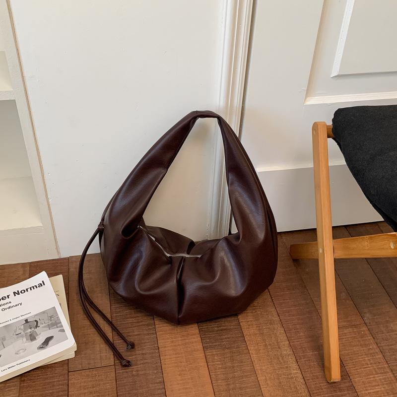 Small-scale High-end Women s Handbags - Simple Dumpling Bag, Single-shoulder Crescent Bag кавовий
Small-scale High-end Women s Handbags - Simple Dumpling Bag, Single-shoulder Crescent Bag кавовий