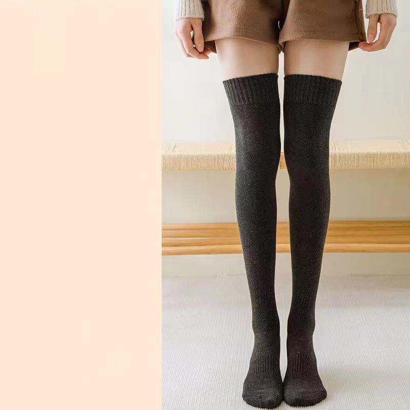 Жіночі одноколірні зимові оксамитові потовщені теплі довгі шкарпетки Jk до коліна
Жіночі одноколірні зимові оксамитові потовщені теплі довгі шкарпетки Jk до коліна