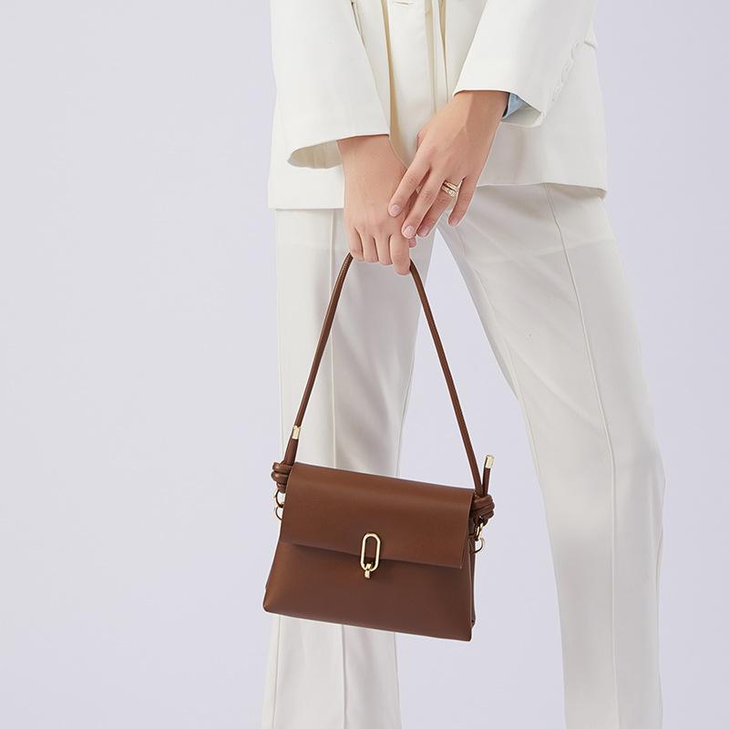 Bag women s new soft leather handbag double-layer zipper messenger women s bag simple and fashionable underarm shoulder bag бежевий
Bag women s new soft leather handbag double-layer zipper messenger women s bag simple and fashionable underarm shoulder bag бежевий