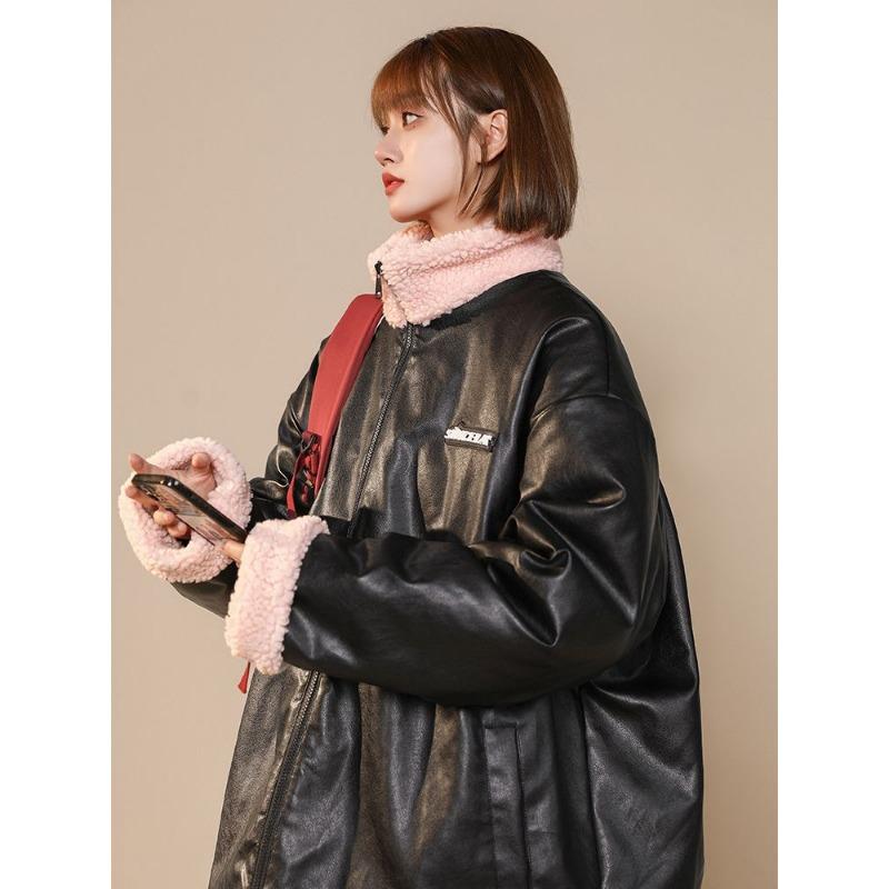 Куртка из искусственной кожи с обеих сторон, хлопковая куртка для женщин зимой с толстой шерстью и овечьей шерстью, нишевая хлопковая куртка XXXL чёрный
Куртка из искусственной кожи с обеих сторон, хлопковая куртка для женщин зимой с толстой шерстью и овечьей шерстью, нишевая хлопковая куртка XXXL чёрный