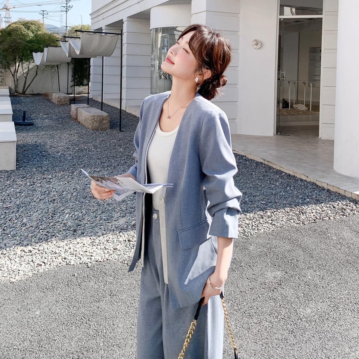 Elegant Wide-Leg High-Waisted Two-Piece Suit for Women – Spring 2026 Collection Medium небо синє кольору
Elegant Wide-Leg High-Waisted Two-Piece Suit for Women – Spring 2026 Collection Medium небо синє кольору