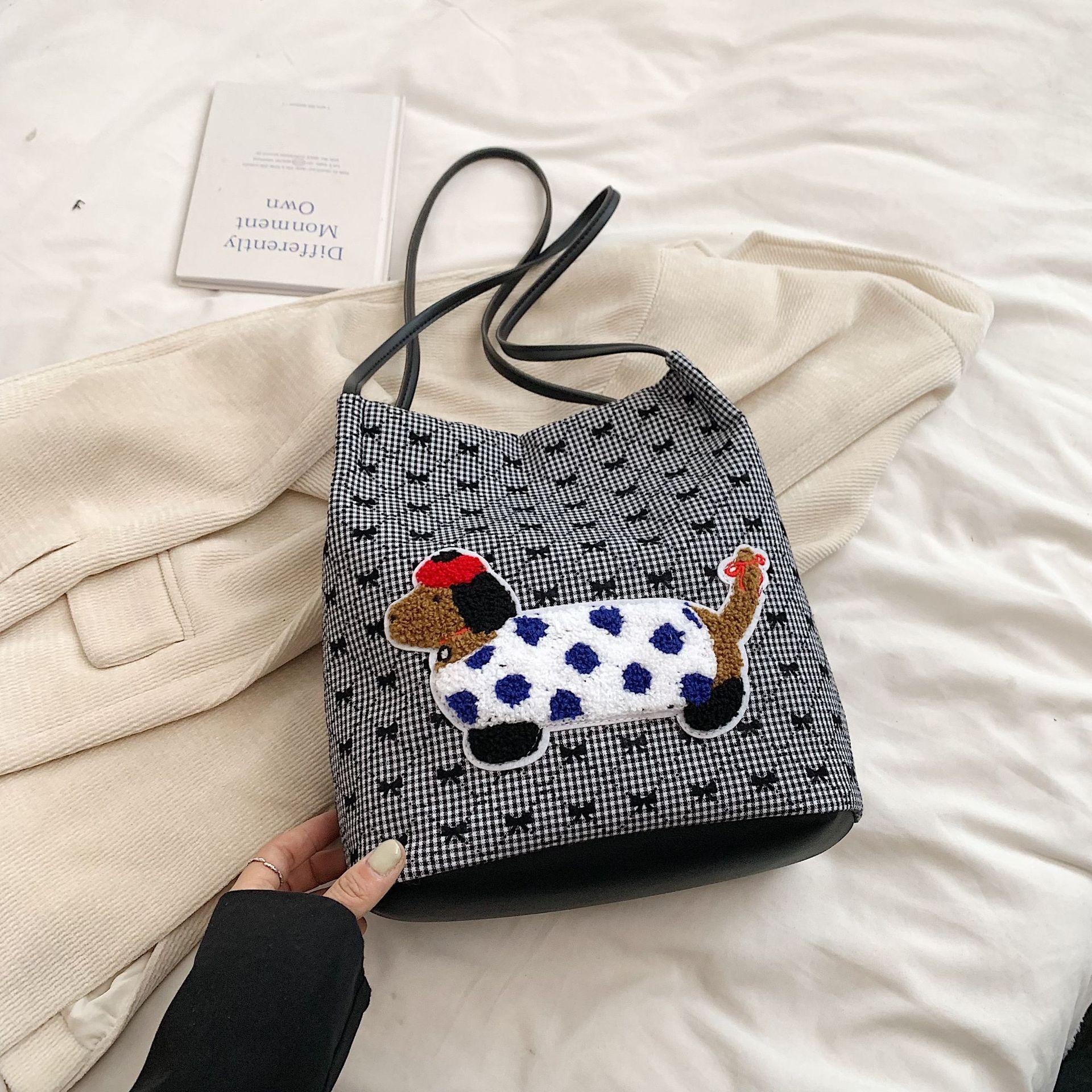 Милая и модная сумка-ведро для поездок на работу 2024 года, новый нишевый дизайн, ретро-ленивая повседневная сумка через плечо подмышкой
Милая и модная сумка-ведро для поездок на работу 2024 года, новый нишевый дизайн, ретро-ленивая повседневная сумка через плечо подмышкой