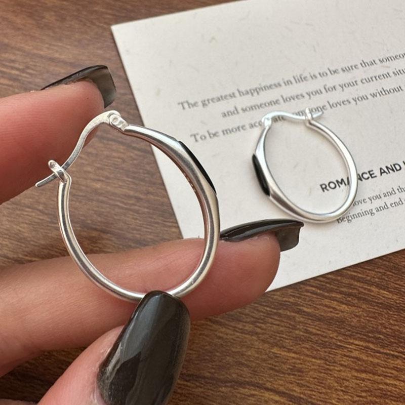 925 Sterling Silver Vintage Earrings For Women Trendy Simple Round Black Stone Earring Jewelry Prevent Allergy Party Accessories
925 Sterling Silver Vintage Earrings For Women Trendy Simple Round Black Stone Earring Jewelry Prevent Allergy Party Accessories
