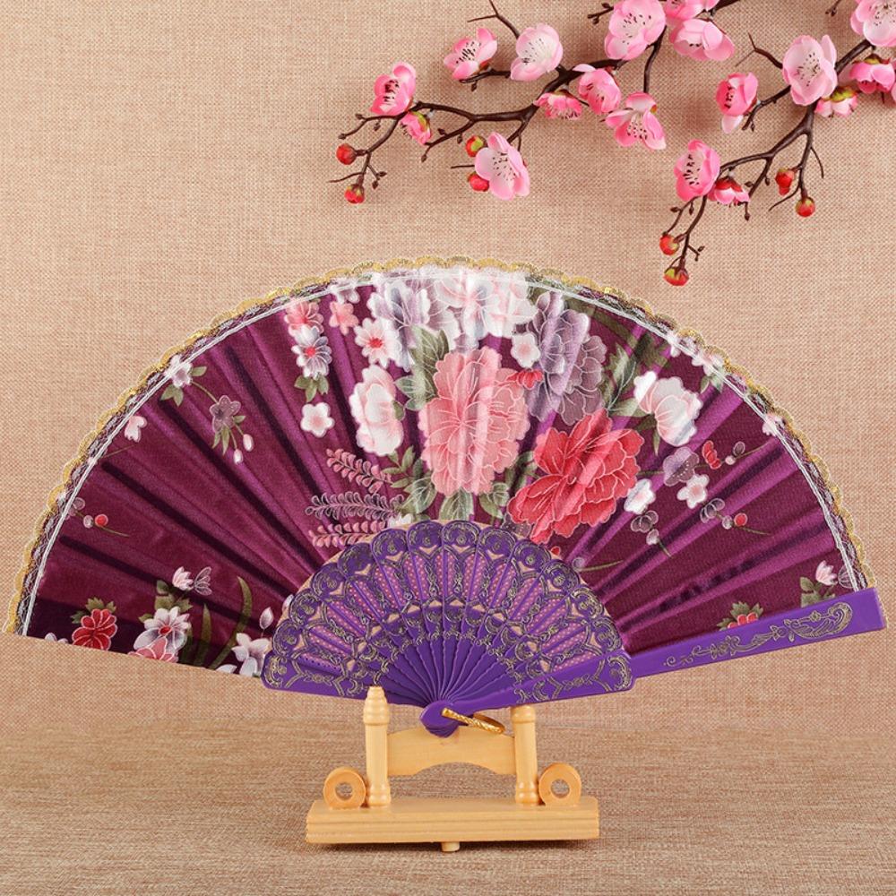 New Plastic Folding Fan Chinese Style Vintage Style Dance Fan Classical Silk Fabric Hand Held Fan Desktop Ornaments фіолетовий
New Plastic Folding Fan Chinese Style Vintage Style Dance Fan Classical Silk Fabric Hand Held Fan Desktop Ornaments фіолетовий
