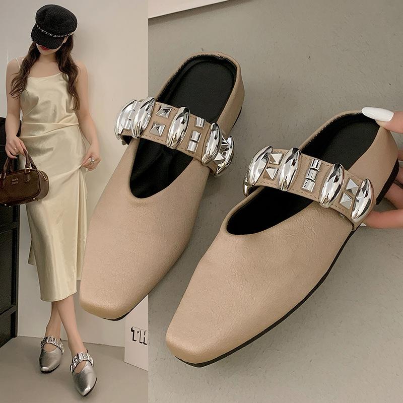 Niche design sense Mary Jane small leather shoes women s shoes metal decoration shallow mouth round head flat heel with half drag 40 шампанського
Niche design sense Mary Jane small leather shoes women s shoes metal decoration shallow mouth round head flat heel with half drag 40 шампанського