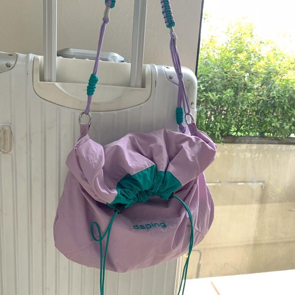 Lightweight Shoulder Bag Contrast Color Drawstring Bag Casual Crossbody Bag Unisex зелений
Lightweight Shoulder Bag Contrast Color Drawstring Bag Casual Crossbody Bag Unisex зелений