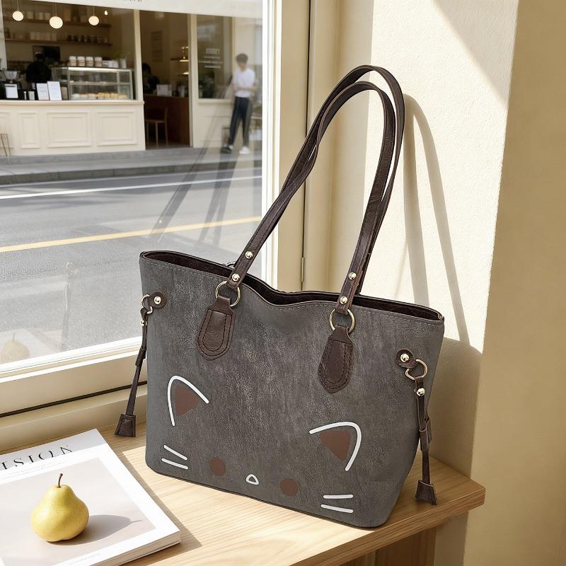 Korean version of the new largecapacity versatile simple shoulder portable autumn and winter tote bag premium texture shoulder bag сірий колір
Korean version of the new largecapacity versatile simple shoulder portable autumn and winter tote bag premium texture shoulder bag сірий колір