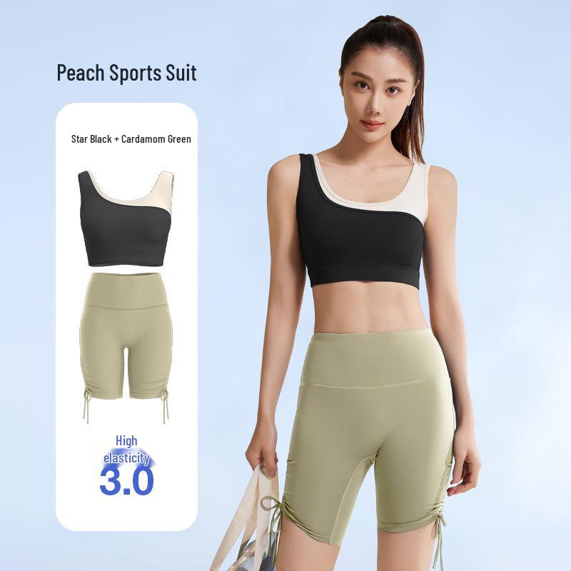 Женский спортивный комплект с цветными блоками: Утепленный жилет и шорты с высокой талией и сборками S
Женский спортивный комплект с цветными блоками: Утепленный жилет и шорты с высокой талией и сборками S