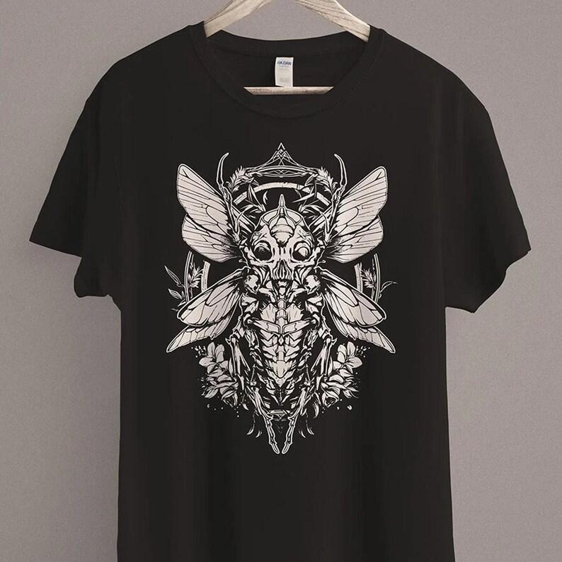 Wendigo Cryptid Cryptozoology Horror Goth Aesthetic Witchy Occult Skull Tee Alternative Graphic Print T-shirt Men Women Loose Oversized Summer New Tee XXXL синій
Wendigo Cryptid Cryptozoology Horror Goth Aesthetic Witchy Occult Skull Tee Alternative Graphic Print T-shirt Men Women Loose Oversized Summer New Tee XXXL синій