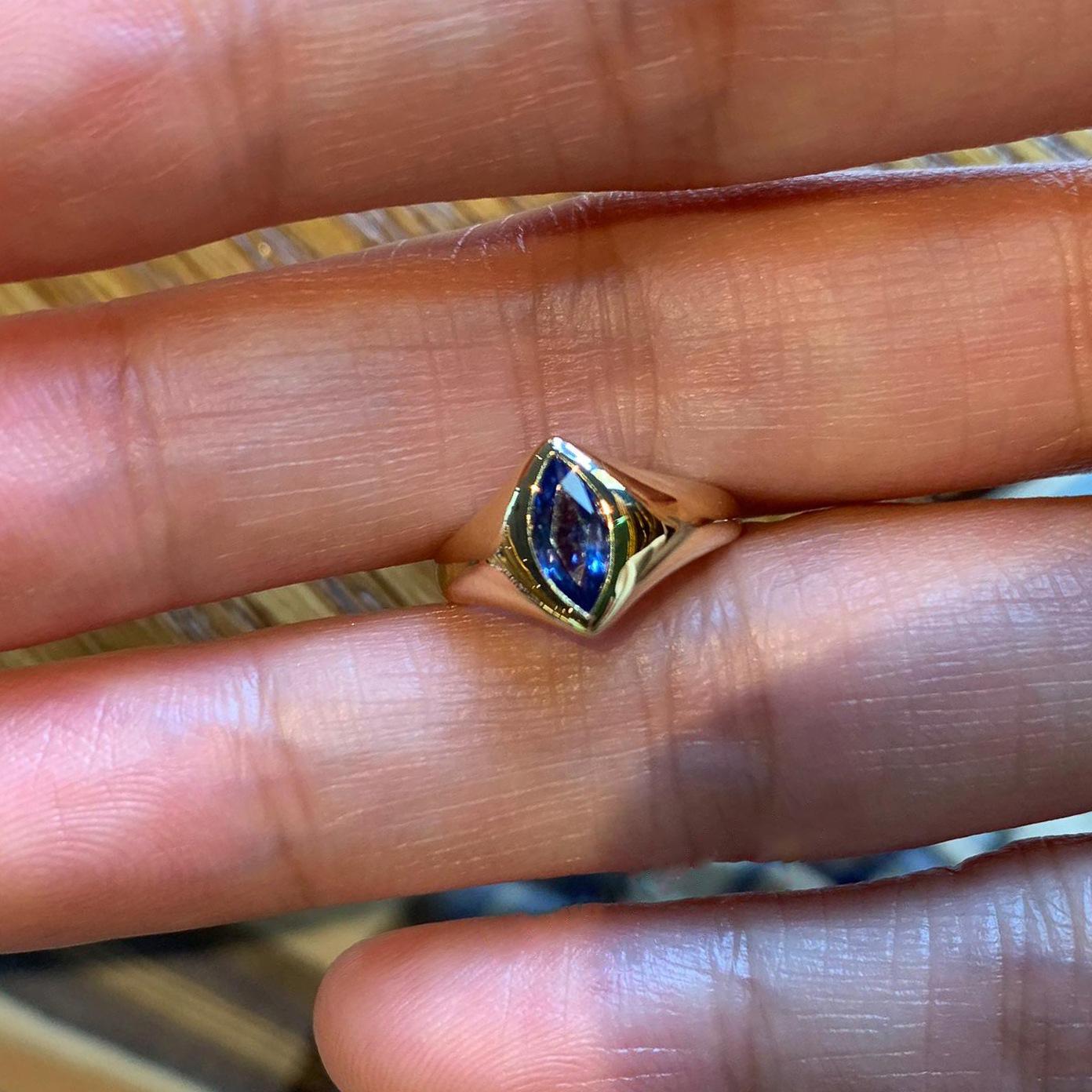 Fashion and high-end sapphire horse eye shaped rings for women retro light luxury ring adjustable banquet gifts resizable синій
Fashion and high-end sapphire horse eye shaped rings for women retro light luxury ring adjustable banquet gifts resizable синій