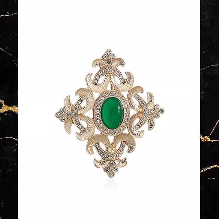 Ретро имитация винтажного стиля суда зеленая брошь, высококачественная женская изящная полая конструкция корсажная булавка высокого класса
Ретро имитация винтажного стиля суда зеленая брошь, высококачественная женская изящная полая конструкция корсажная булавка высокого класса