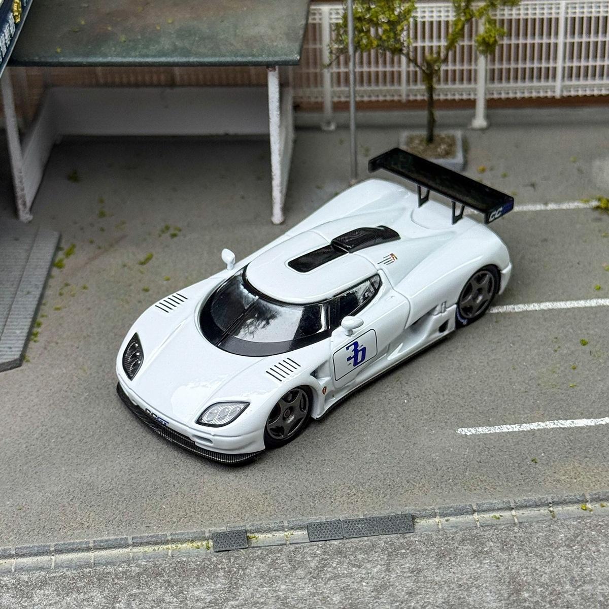 AM Autobots 1:64 Supercar CCGT with openable rear cover alloy car model білий
AM Autobots 1:64 Supercar CCGT with openable rear cover alloy car model білий