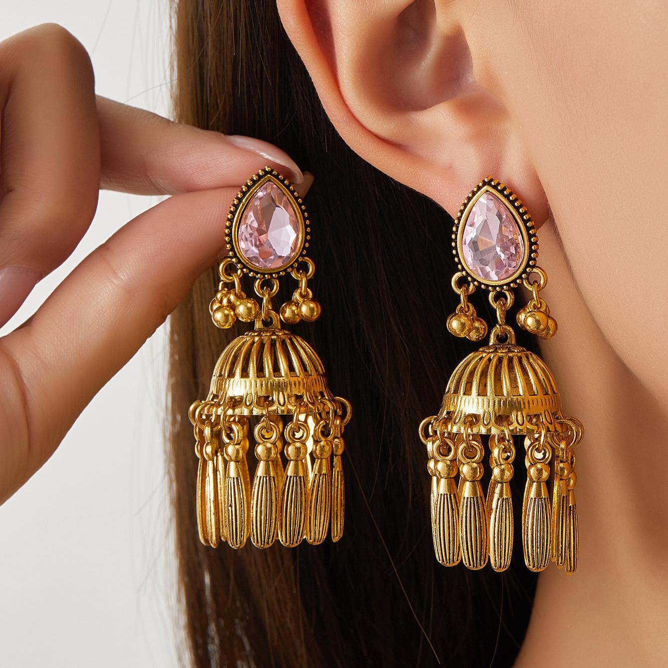 Wind bell tassel women s earrings water drop earrings рожевий
Wind bell tassel women s earrings water drop earrings рожевий