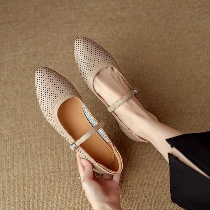 Retro word with pointed beanie shoes women s thick heel summer new middle heel hole sandals 35 абрикосовый
Retro word with pointed beanie shoes women s thick heel summer new middle heel hole sandals 35 абрикосовый