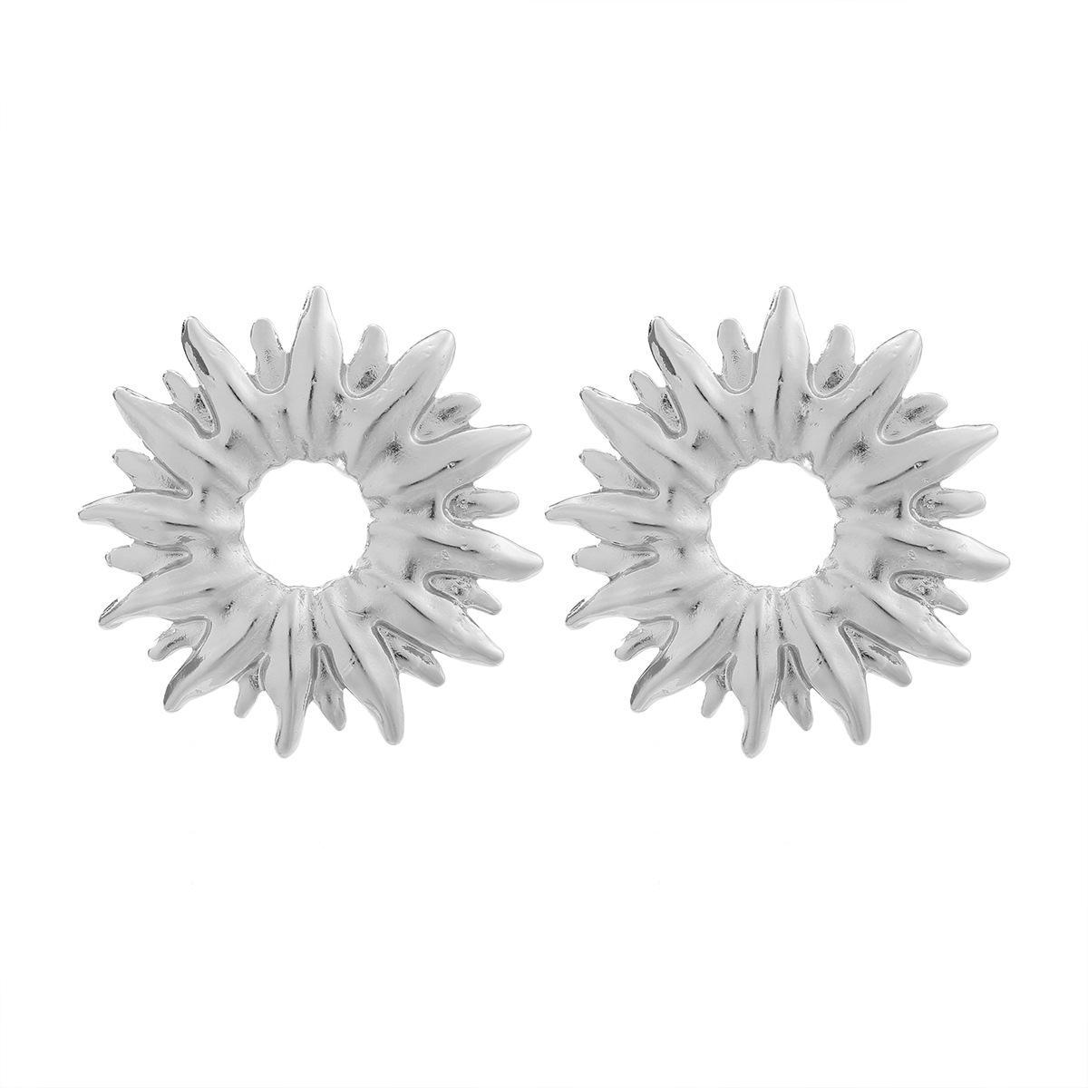 Серьги ZA 3D Подсолнухи: Элегантный полигональный дизайн с полой текстурой серебряный
Серьги ZA 3D Подсолнухи: Элегантный полигональный дизайн с полой текстурой серебряный