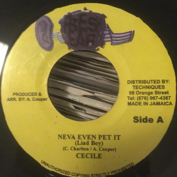 7inch Record CE CILE / HOLLOW POINT - Neva Even Pet It (Liad Boy) / Girls NONE Fresh Ear 2004 Jamaica Reggae, Ska & Dub Used
7inch Record CE CILE / HOLLOW POINT - Neva Even Pet It (Liad Boy) / Girls NONE Fresh Ear 2004 Jamaica Reggae, Ska & Dub Used