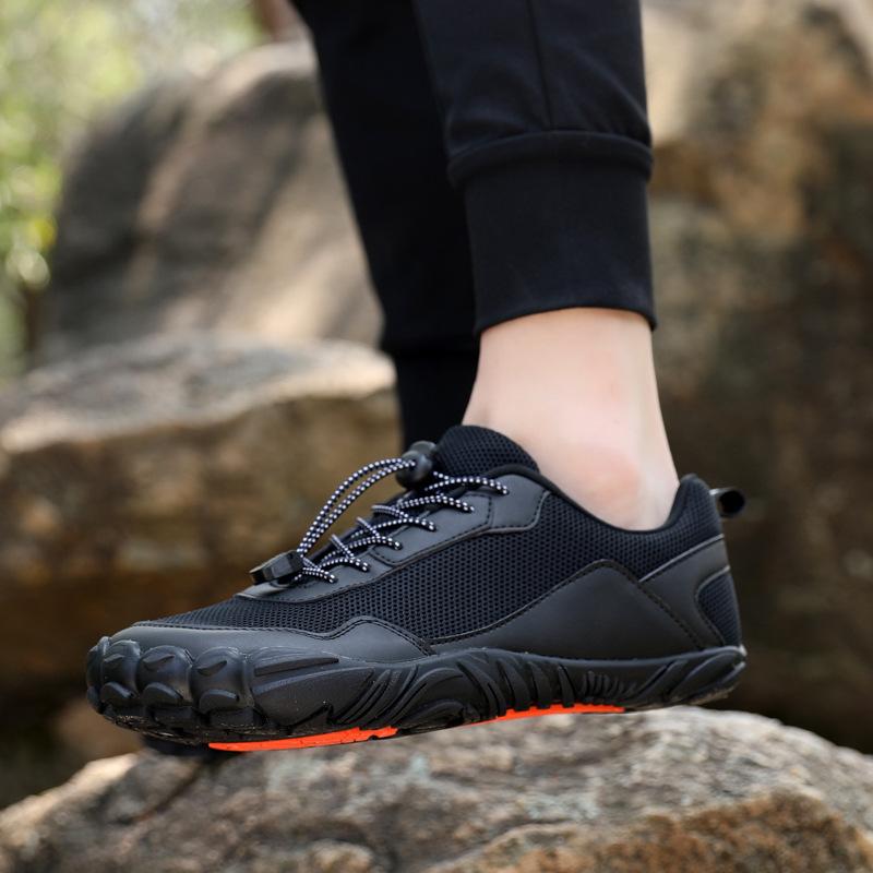 Large size outdoor five-finger hiking shoes non-slip and wear-resistant couple fitness hiking shoes breathable sneakers shoes men 39 чёрный
Large size outdoor five-finger hiking shoes non-slip and wear-resistant couple fitness hiking shoes breathable sneakers shoes men 39 чёрный