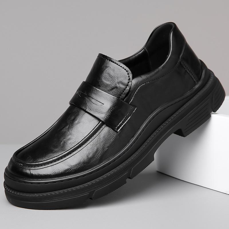 2025 new casual leather shoes men s breathable formal wear business men s one-pedal loafers trendy Doudou shoes 38
2025 new casual leather shoes men s breathable formal wear business men s one-pedal loafers trendy Doudou shoes 38