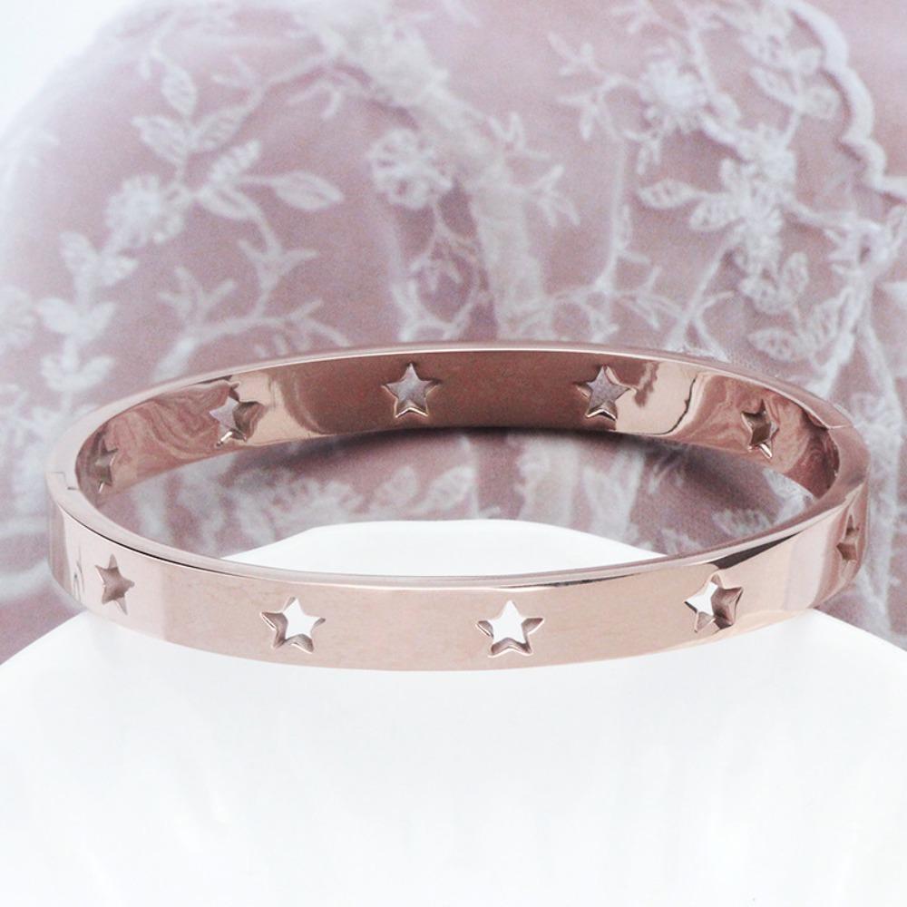 Steel Exquisite Buckle Retro Korean Style Bracelet Women Bangle Fashion Jewelry Star Bangle срібний
Steel Exquisite Buckle Retro Korean Style Bracelet Women Bangle Fashion Jewelry Star Bangle срібний
