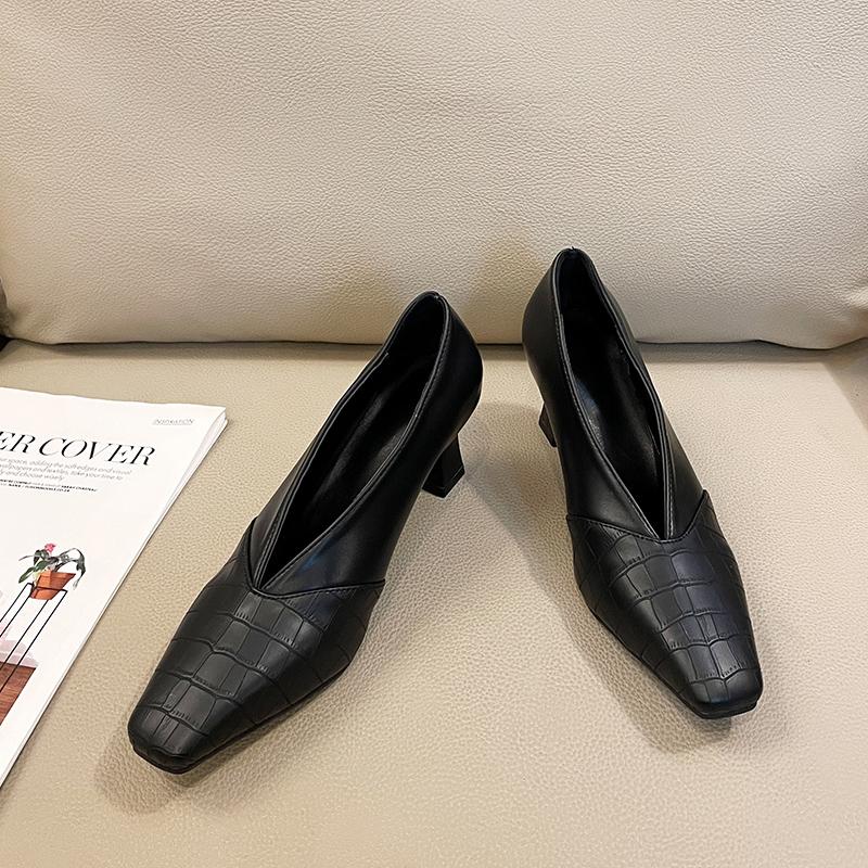 Квадратный носок, высокие каблуки, женские туфли-лодочки с мелким вырезом, весна-осень, новые, ретро, с комбинированным верхом, на толстом каблуке, женская обувь 41 чёрный
Квадратный носок, высокие каблуки, женские туфли-лодочки с мелким вырезом, весна-осень, новые, ретро, с комбинированным верхом, на толстом каблуке, женская обувь 41 чёрный