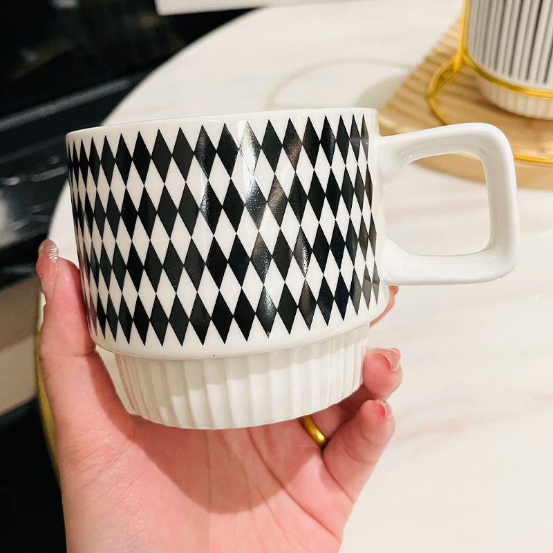 Ceramic Hepburn Retro Style Black and White Water Cup Household Stackable Cup Stackable Mug Set Souvenir 300ml
Ceramic Hepburn Retro Style Black and White Water Cup Household Stackable Cup Stackable Mug Set Souvenir 300ml