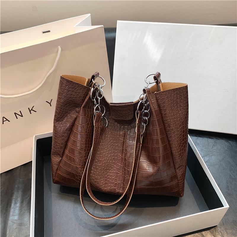 Large Capacity Retro Fashion Shoulder Tote Bag Urban Minimalist Style Women s Handbag 2023 Winter Casual New коричневий
Large Capacity Retro Fashion Shoulder Tote Bag Urban Minimalist Style Women s Handbag 2023 Winter Casual New коричневий