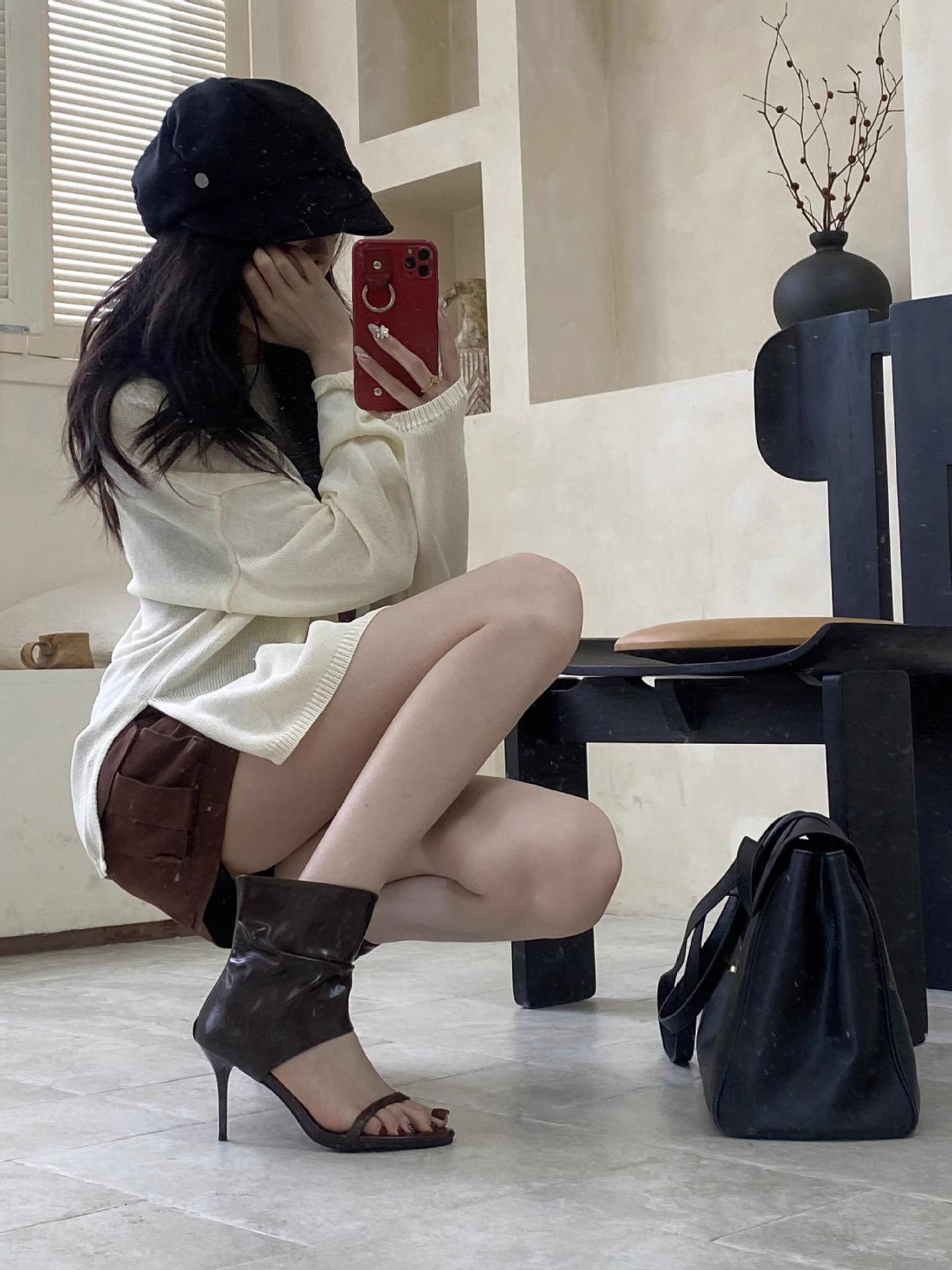 Версия из овчины~ Новые французские нишевые брюки-сапоги, крутые ботинки на высоком каблуке, женские летние босоножки на тонком каблуке, римские женские туфли на среднем каблуке 40
Версия из овчины~ Новые французские нишевые брюки-сапоги, крутые ботинки на высоком каблуке, женские летние босоножки на тонком каблуке, римские женские туфли на среднем каблуке 40