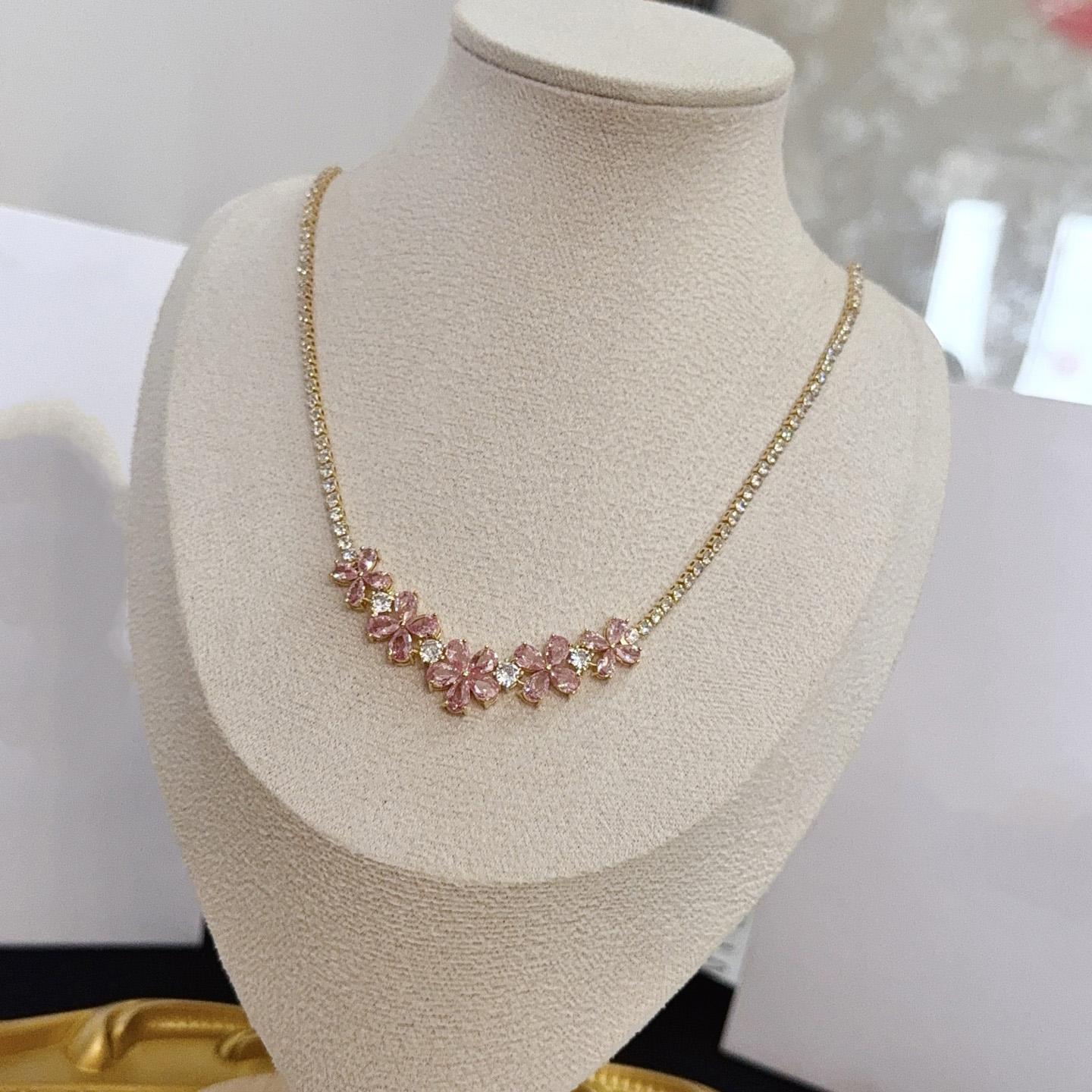 Five-pattern necklace, dual-color, non-allergenic, and non-fading Daily Wear, Gift Banquet Non-allergenic material birthday gift зелёный
Five-pattern necklace, dual-color, non-allergenic, and non-fading Daily Wear, Gift Banquet Non-allergenic material birthday gift зелёный
