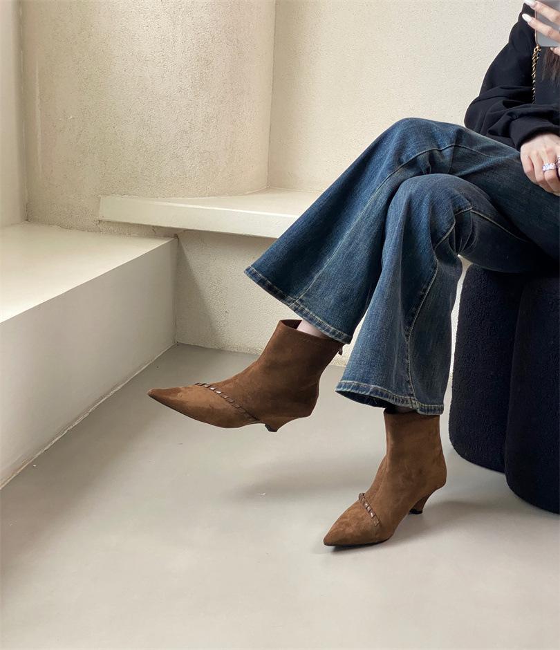 2025 весна и осень новые остроносые ботильоны на танкетке с коротким голенищем и эластичными носками женские модные ботильоны тонкие ботильоны универсальные и стройнящие модные ботильоны 40
2025 весна и осень новые остроносые ботильоны на танкетке с коротким голенищем и эластичными носками женские модные ботильоны тонкие ботильоны универсальные и стройнящие модные ботильоны 40