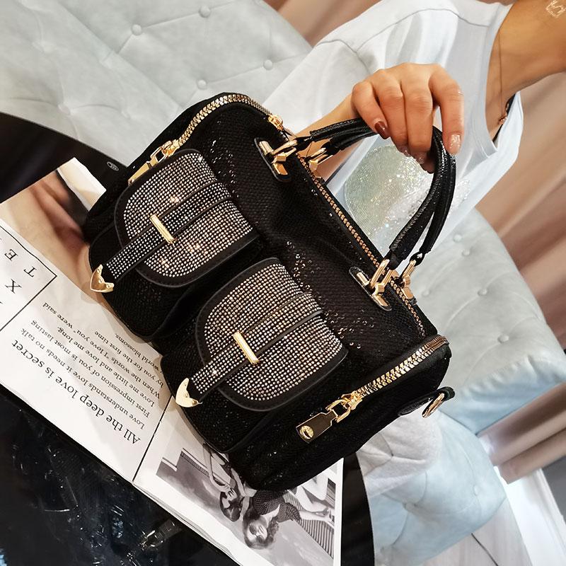Роскошный горный хрусталь Женская сумка Ita Сияющие блестки Crossbody Сумки Плечо Большая емкость Черный Плечо Мешок Верхняя ручка Сумочка
Роскошный горный хрусталь Женская сумка Ita Сияющие блестки Crossbody Сумки Плечо Большая емкость Черный Плечо Мешок Верхняя ручка Сумочка