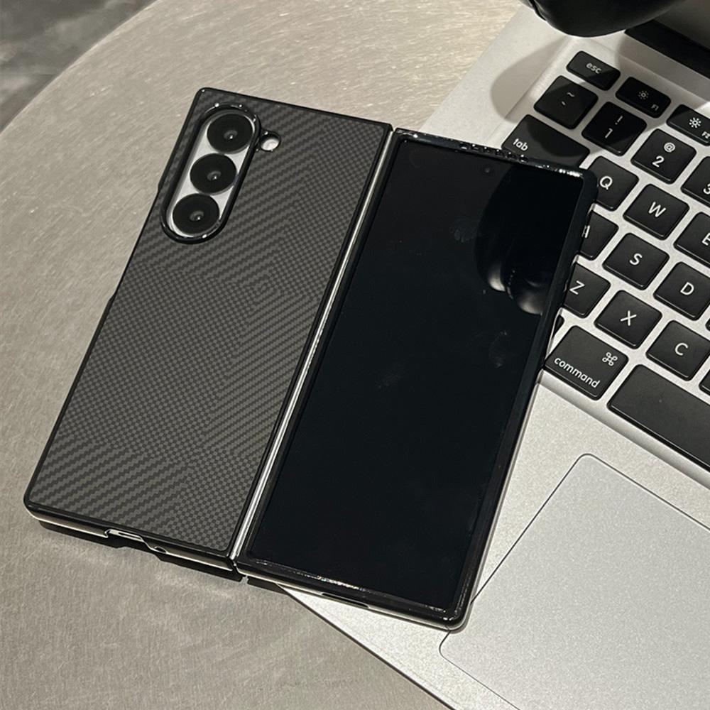 Luxury Kevlar Carbon Fiber Pattern Plating Phone Case For Samsung Z Fold 7 6 5 4 Shockproof Bumper Matte Solid Color Back Cover Galaxy Z Fold7
Luxury Kevlar Carbon Fiber Pattern Plating Phone Case For Samsung Z Fold 7 6 5 4 Shockproof Bumper Matte Solid Color Back Cover Galaxy Z Fold7