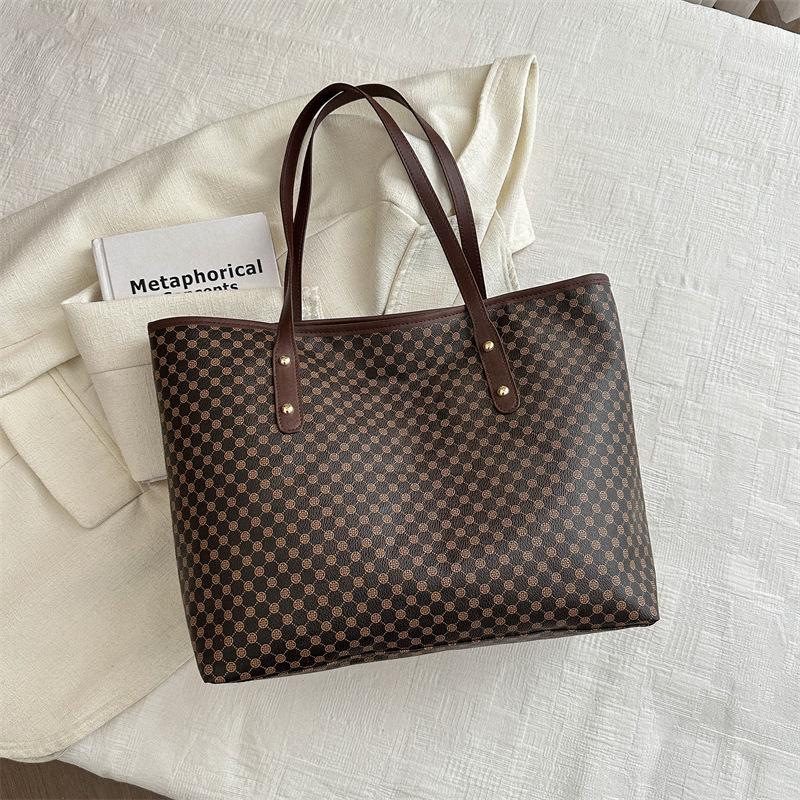 Women s commuter handbag 2025 spring new versatile ins shoulder armpit bag leisure bag tote bag
Women s commuter handbag 2025 spring new versatile ins shoulder armpit bag leisure bag tote bag