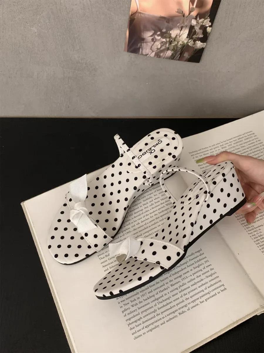 Fashion Ladies Shoes with Low Heels Sandals for Women s Footwear Buckles Trend Square Toe Heels Concise Flip Flops Casual Buckle Strap 35
Fashion Ladies Shoes with Low Heels Sandals for Women s Footwear Buckles Trend Square Toe Heels Concise Flip Flops Casual Buckle Strap 35