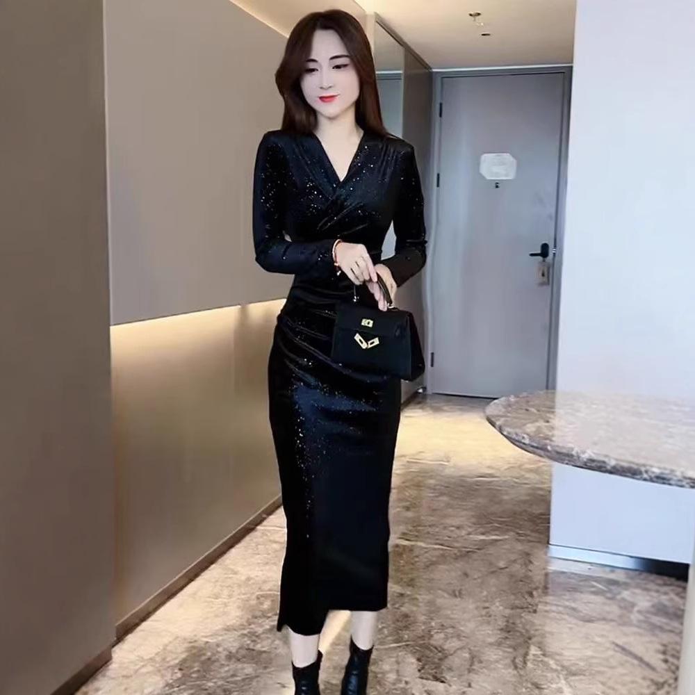 Зимнее облегающее платье-футляр с V-образным вырезом для женщин Extra Large чёрный
Зимнее облегающее платье-футляр с V-образным вырезом для женщин Extra Large чёрный