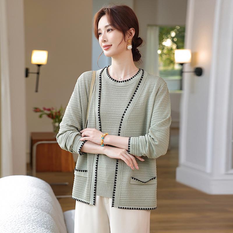 Chic Spring Two-Piece Knit Cardigan & Short Sleeve Set for Mature Women 120
Chic Spring Two-Piece Knit Cardigan & Short Sleeve Set for Mature Women 120