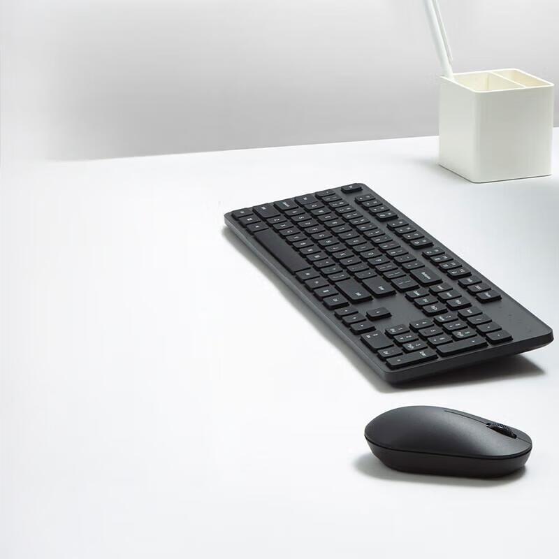 Xiaomi Lightweight 2.4G Wireless Keyboard and Mouse Combo
Xiaomi Lightweight 2.4G Wireless Keyboard and Mouse Combo