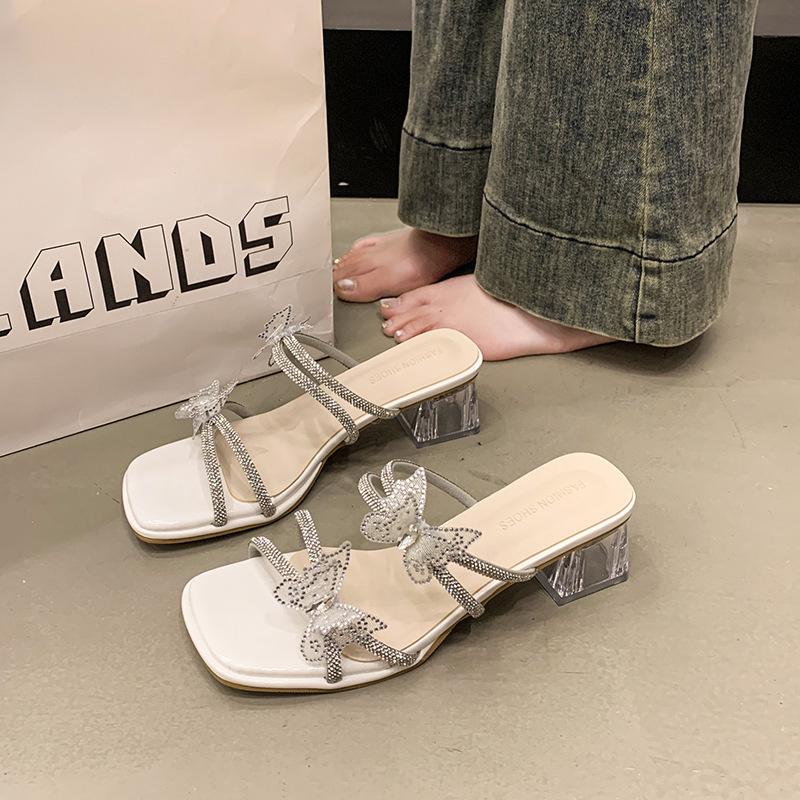 Bow-tie rhinestone slippers for women to wear in the summer of 2025, new models with skirts, temperament, high-heeled cool slippers for women 35 серебряный
Bow-tie rhinestone slippers for women to wear in the summer of 2025, new models with skirts, temperament, high-heeled cool slippers for women 35 серебряный