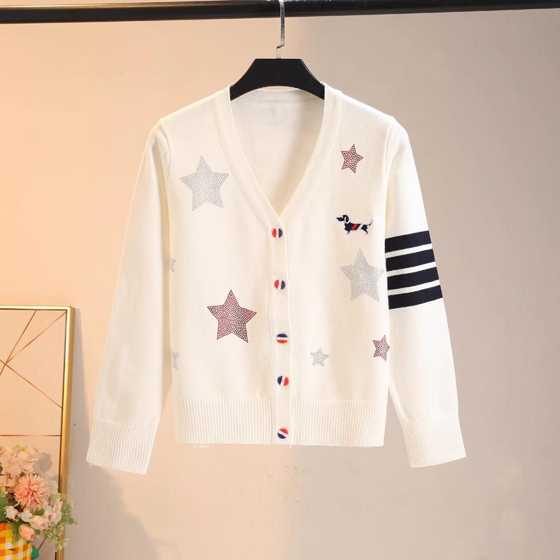 Autumn/Winter 2025: Women s High-End Knitted Cardigan with Hot Drill Star and Puppy Embroidery M
Autumn/Winter 2025: Women s High-End Knitted Cardigan with Hot Drill Star and Puppy Embroidery M