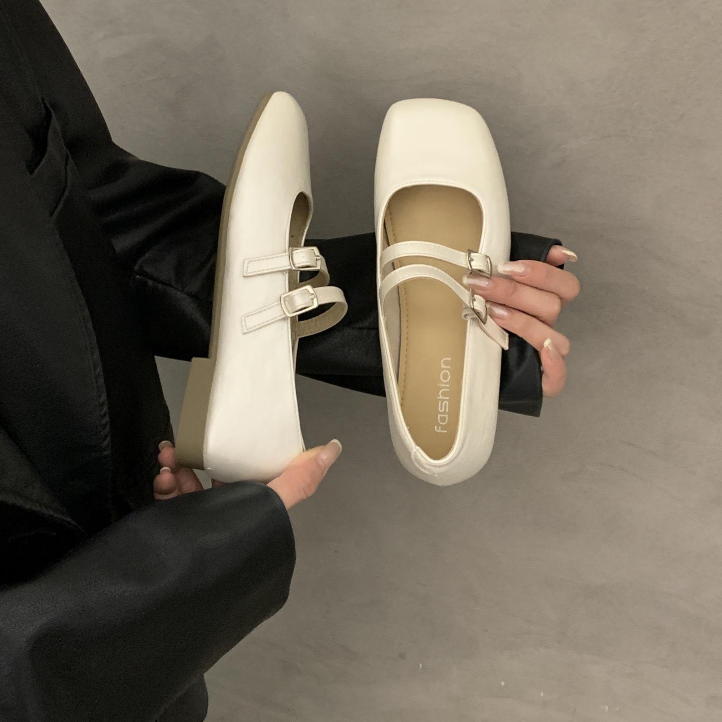 French Mary Jane shoes women s 2025 new popular models with skirts, small leather shoes, low heels and soft soles, not tired feet, single shoes 40
French Mary Jane shoes women s 2025 new popular models with skirts, small leather shoes, low heels and soft soles, not tired feet, single shoes 40