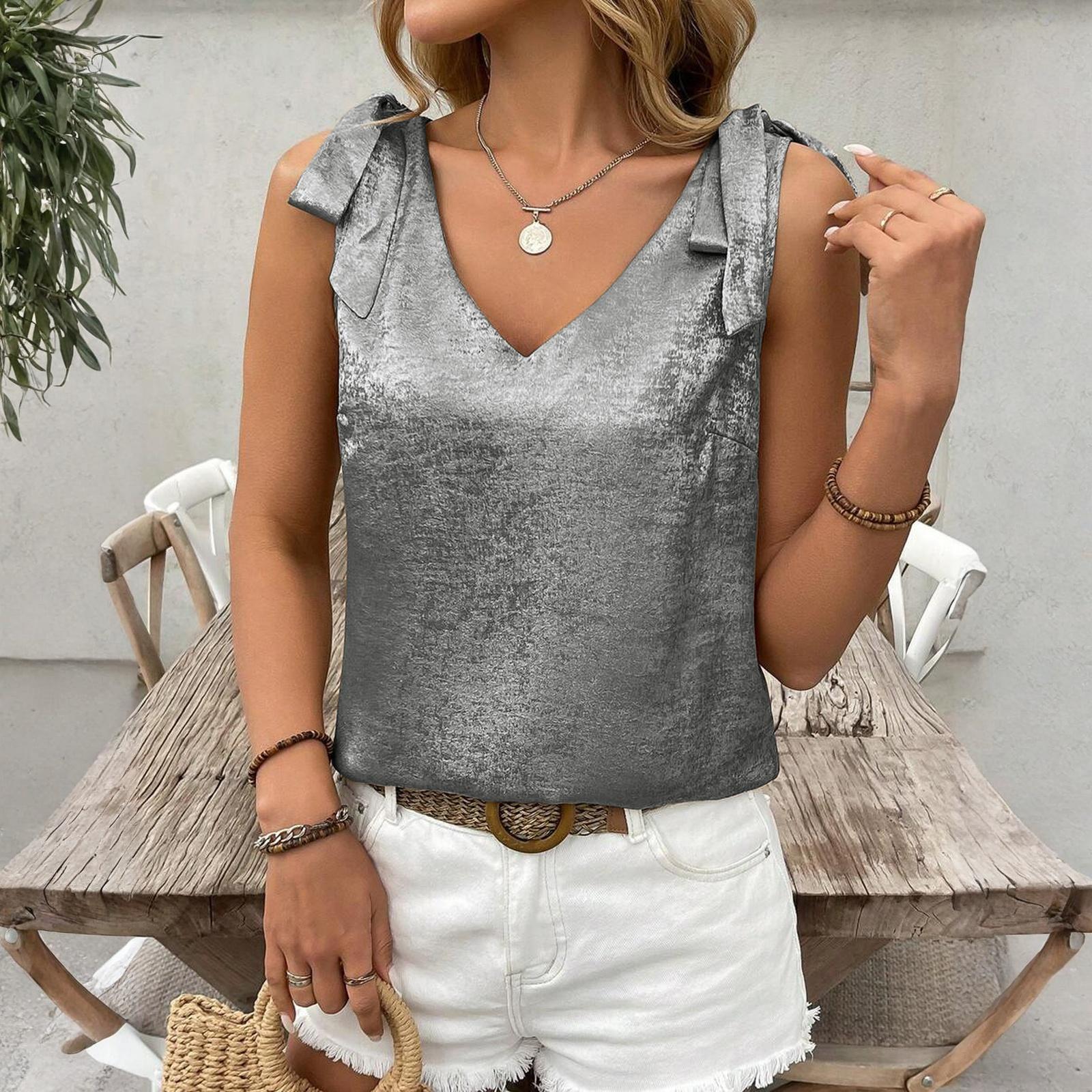 Women s Metallic Foil V Neck Tie Front Sleeveless Camisole Top with Bow Detail Lightweight Summer Blouse XL срібний
Women s Metallic Foil V Neck Tie Front Sleeveless Camisole Top with Bow Detail Lightweight Summer Blouse XL срібний