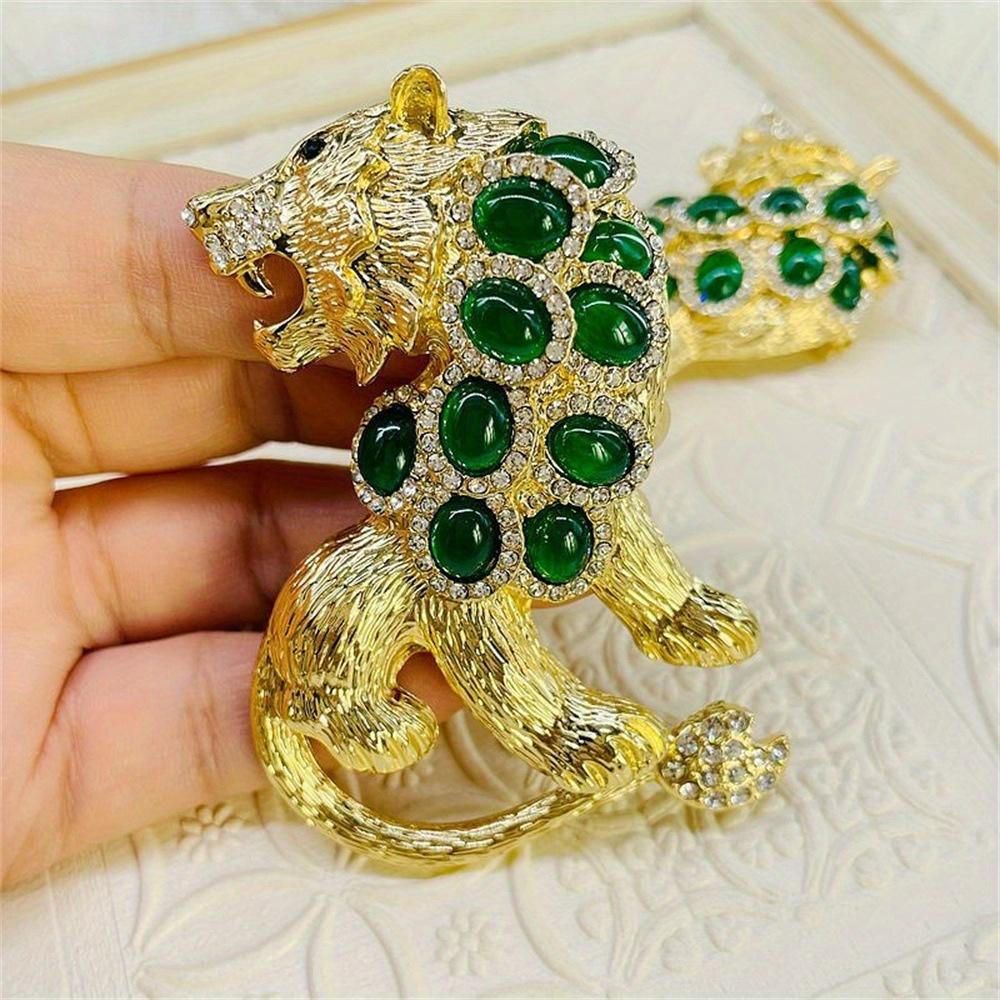 Women s Novelty Inlaid Imitation Glaze Rhinestone Lion Brooch Banquet Party Dress Suit Coat Decoration Pin
Women s Novelty Inlaid Imitation Glaze Rhinestone Lion Brooch Banquet Party Dress Suit Coat Decoration Pin