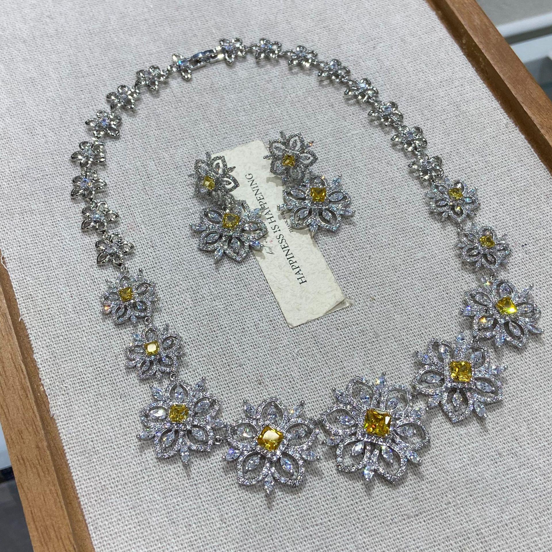 Luxury Jewelry Necklace Women S High-End Dinner Party Wedding Dress Zircon Earrings Jewelry Set
Luxury Jewelry Necklace Women S High-End Dinner Party Wedding Dress Zircon Earrings Jewelry Set