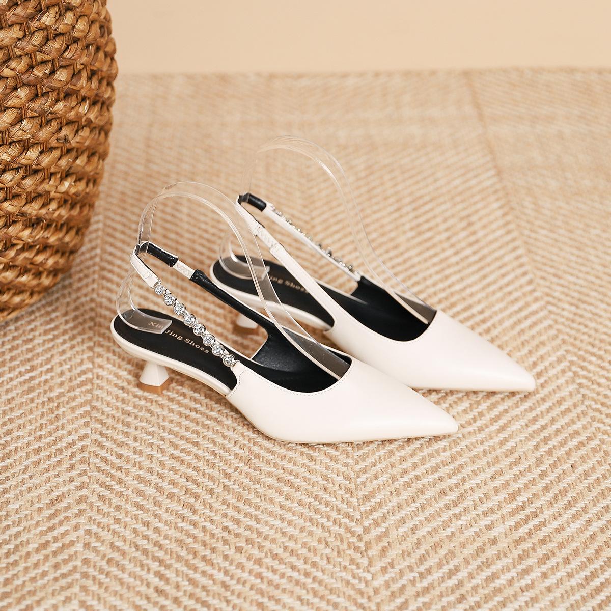 198-5 Xiaoxiangfeng pointed chain strap middle heel single shoes women s new rear empty shallow mouth thin heel single shoes women s shoes 40
198-5 Xiaoxiangfeng pointed chain strap middle heel single shoes women s new rear empty shallow mouth thin heel single shoes women s shoes 40