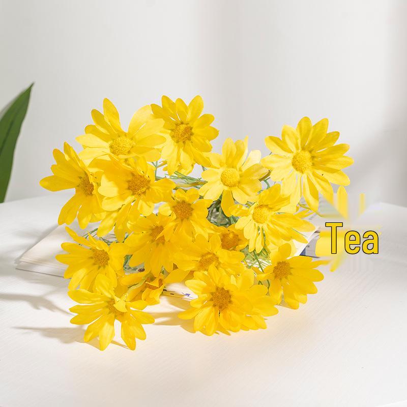 Chamomile Daisy Artificial Bouquet - Fake Flowers for Living Room or Dining Table Decoration жёлтый
Chamomile Daisy Artificial Bouquet - Fake Flowers for Living Room or Dining Table Decoration жёлтый