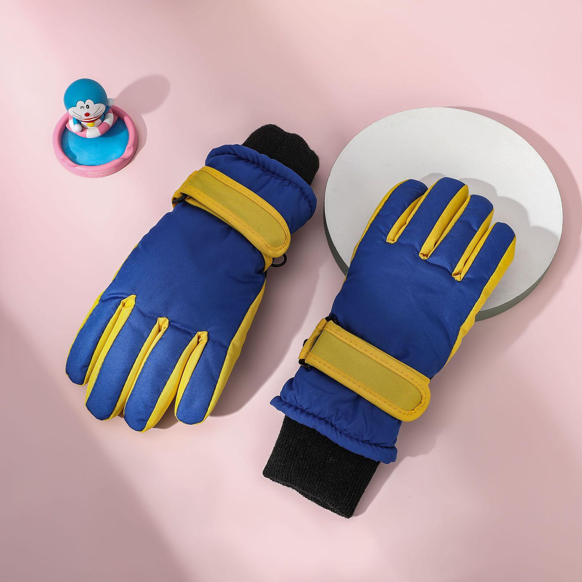 Зимові дитячі лижні рукавички: Вітрозахисний, Теплий, На вельветовій підкладці для віку 3-9 років, Унісекс 9-15 years
Зимові дитячі лижні рукавички: Вітрозахисний, Теплий, На вельветовій підкладці для віку 3-9 років, Унісекс 9-15 years