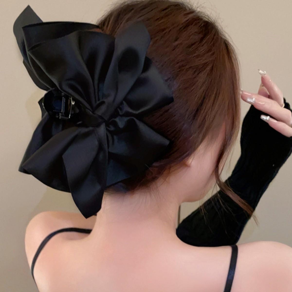 Simplicity black and white big bow hair clip for women elegant ponytail clip fashion girl Hair Clamp hair accessories
Simplicity black and white big bow hair clip for women elegant ponytail clip fashion girl Hair Clamp hair accessories